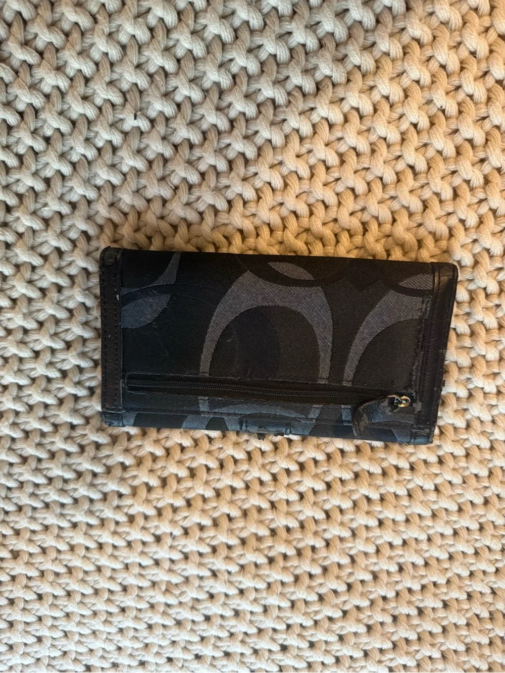 Coach Black/Gray Signature Patterning Trifold Wallet leather is peeling!